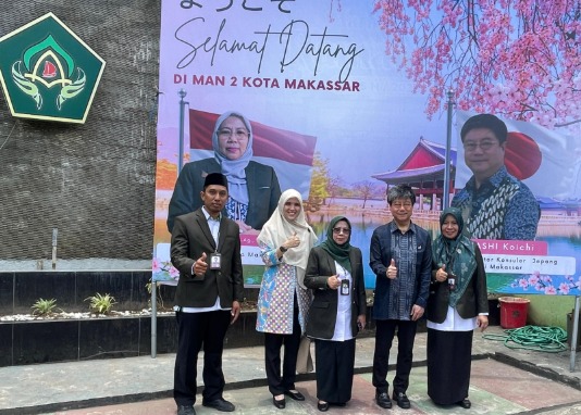 Konsuler Jepang Gelar School Visit di MAN 2 Makassar, Sosialisasi Budaya Sakura Dan Monbukagakusho