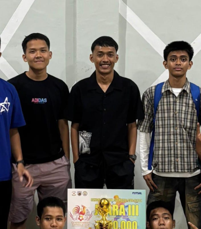 Gelar Juara Tiga Direbut! Tim Futsal MAN 2 Kota Makassar Ukir Prestasi di KARA CUP