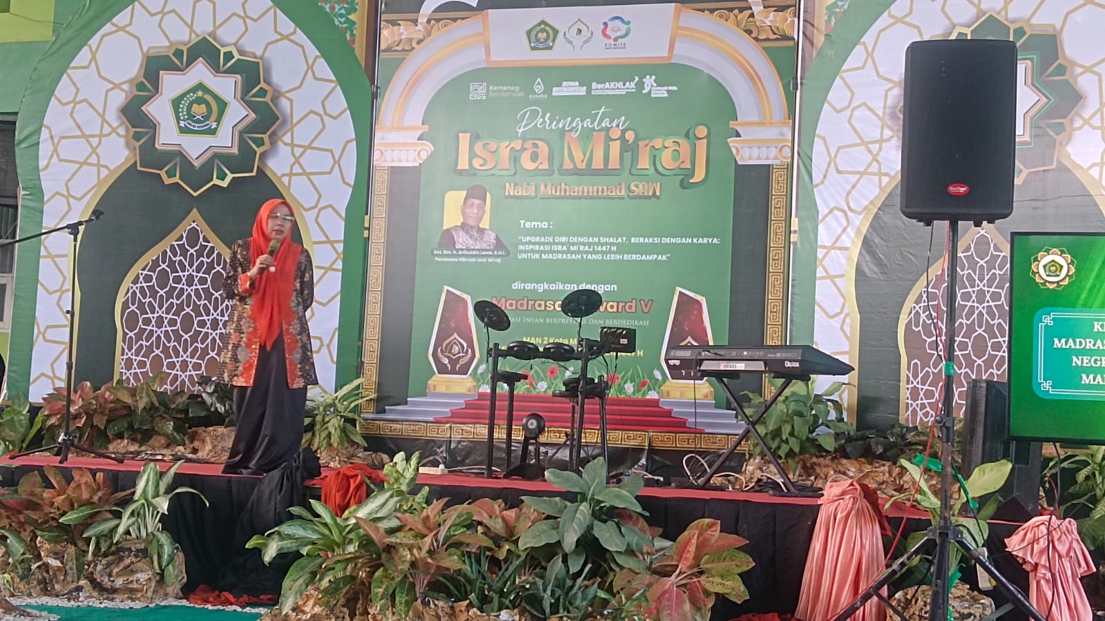MAN 2 Kota Makassar Peringati Isra Mikraj, Momentum Refleksi dan Apresiasi Lewat Madrasah Award