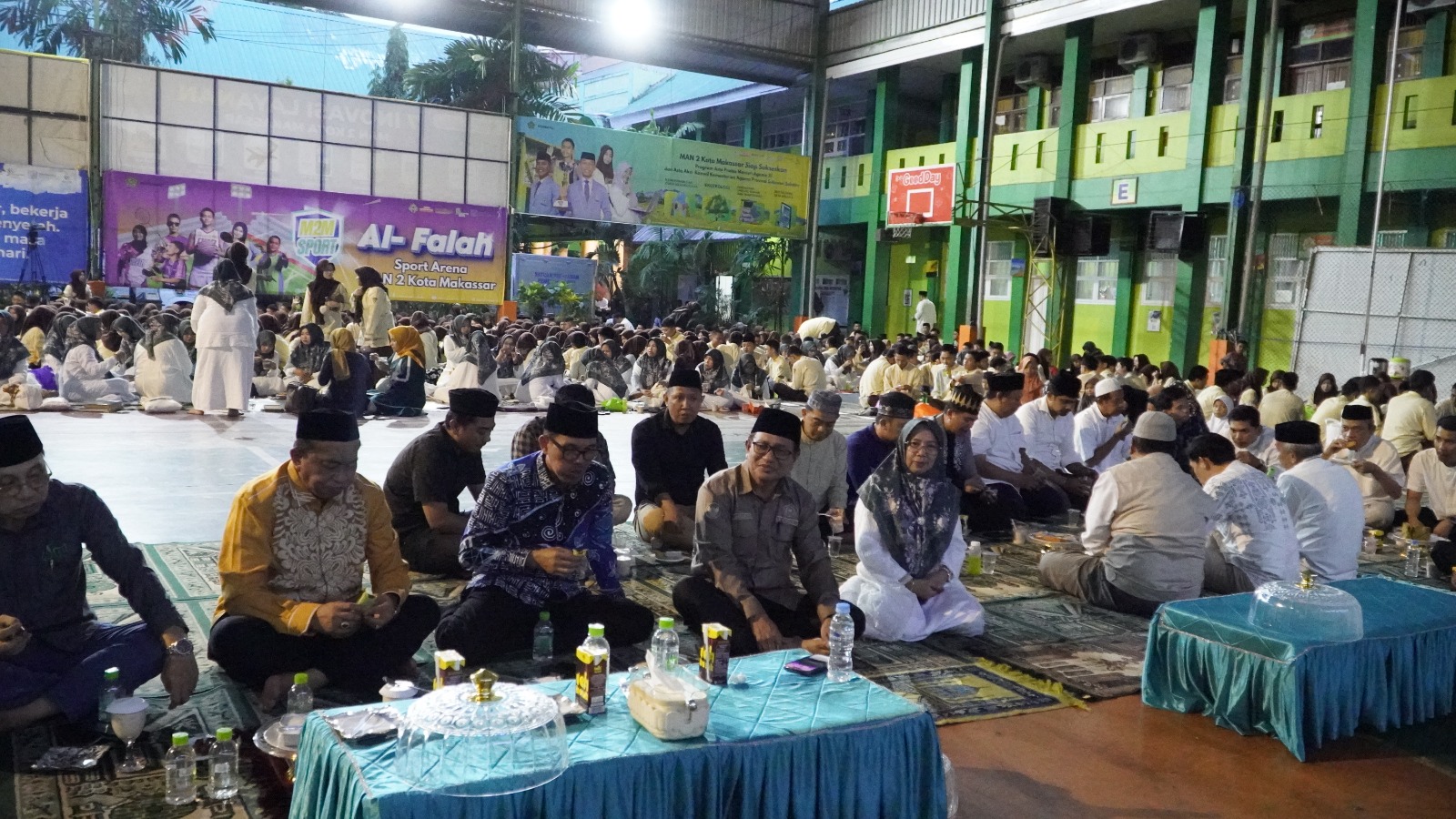 MAN 2 Kota Makassar Gelar Buka Puasa Bersama: Hadirkan Kabid Penmad dan Santuni Anak Yatim