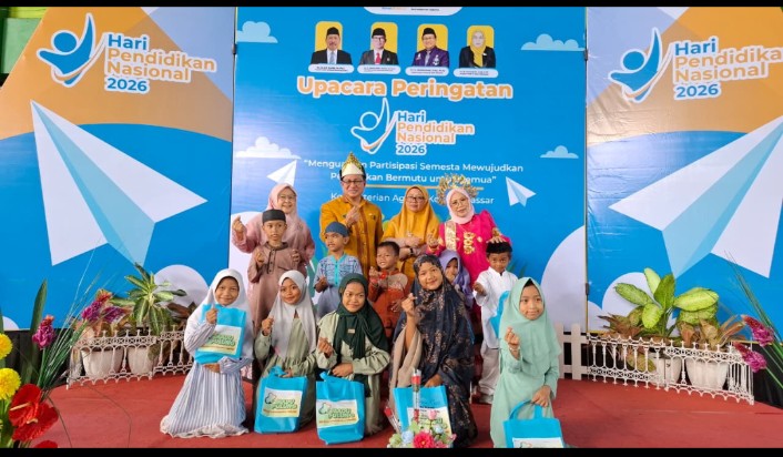 Hardiknas 2026, MAN 2 Kota Makassar Hadirkan Program MADUPULUNG untuk Anak Pemulung