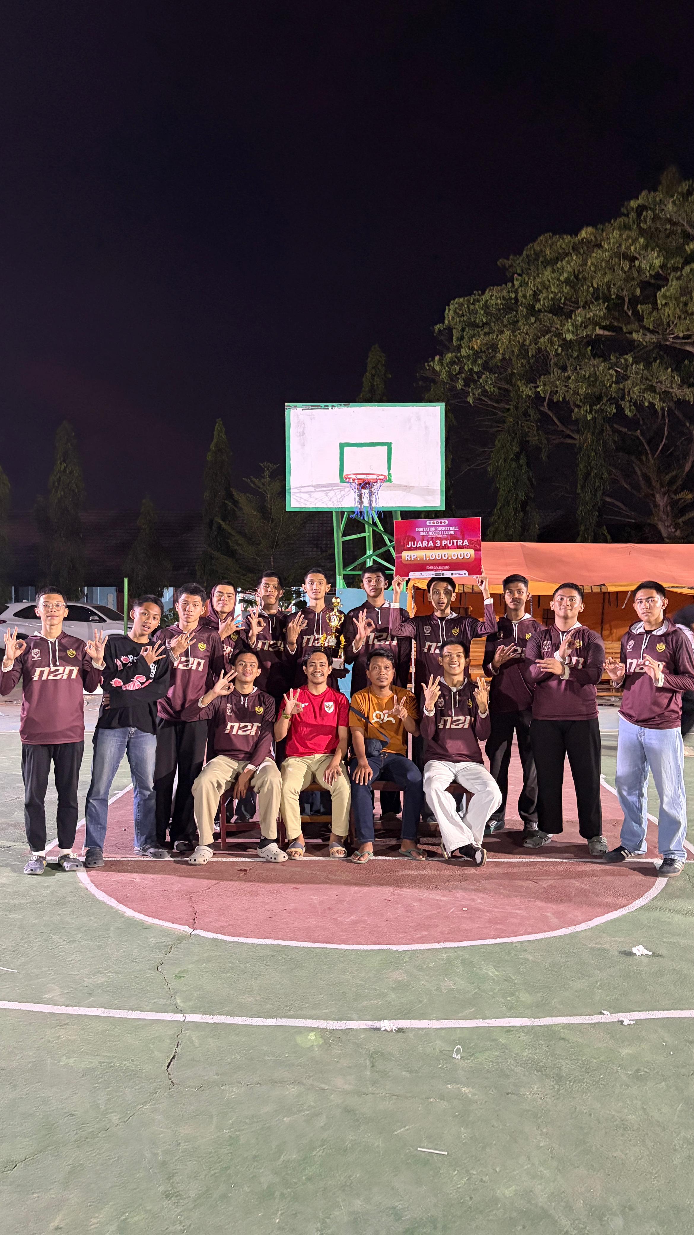 Kerja Keras Berbuah Manis, Tim MAN 2 Kota Makassar Segel Juara 3 Invitation Basketball SMAN 1 Luwu