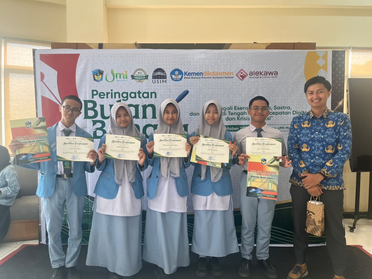 Kreativitas Berbuah Prestasi, MAN 2 Kota Makassar Taklukkan Lomba Sastra GAUKANG UMI 